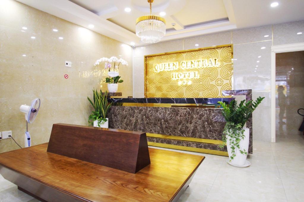 퀸 센트럴 호텔 1